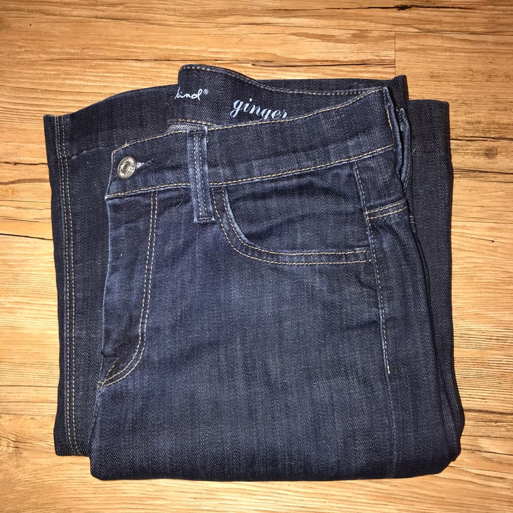7 For All Mankind sz 27 dark wash flare jean
